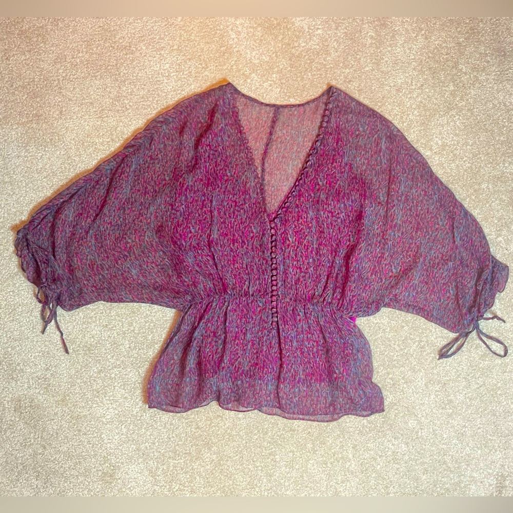 ELIZABETH & JAMES Silk Multicolor Peplum Style Top with Flowy Sleeves